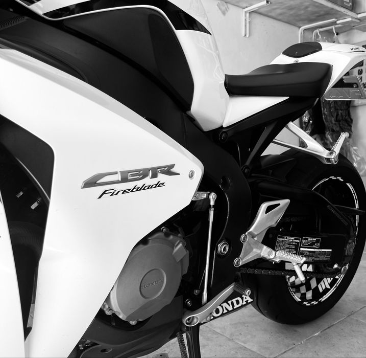 Honda cbr 1000 rr impecavel