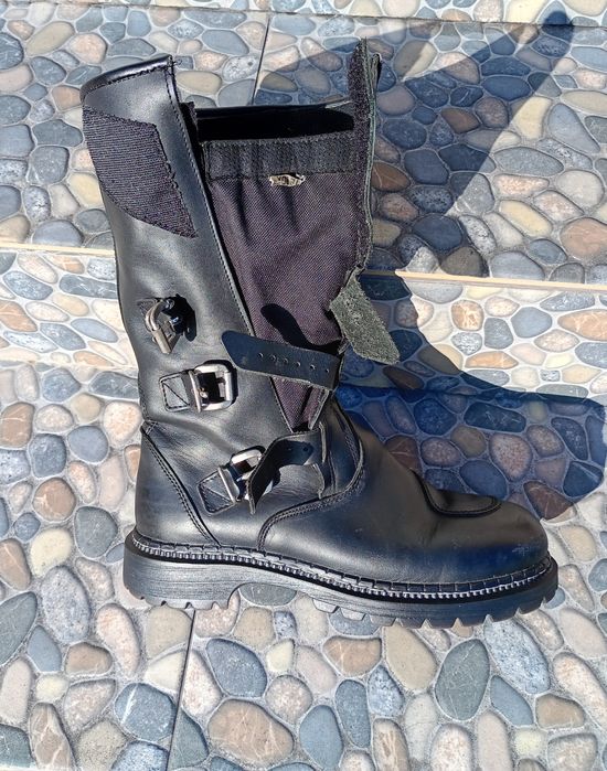 Боти для мотоцикліста.