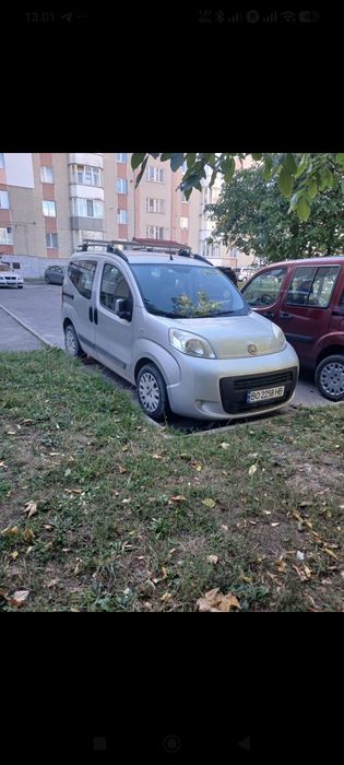 Автомобіль в чудовому Fiat qubo