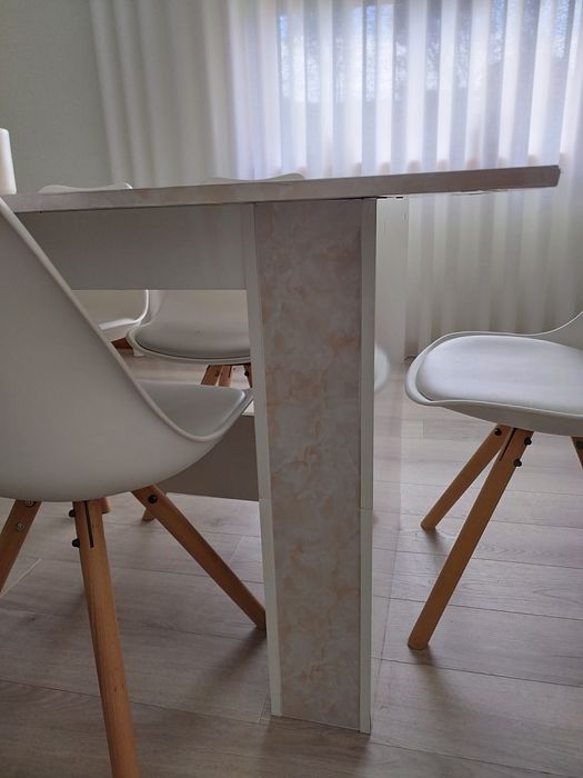 Mesa de jantar branca