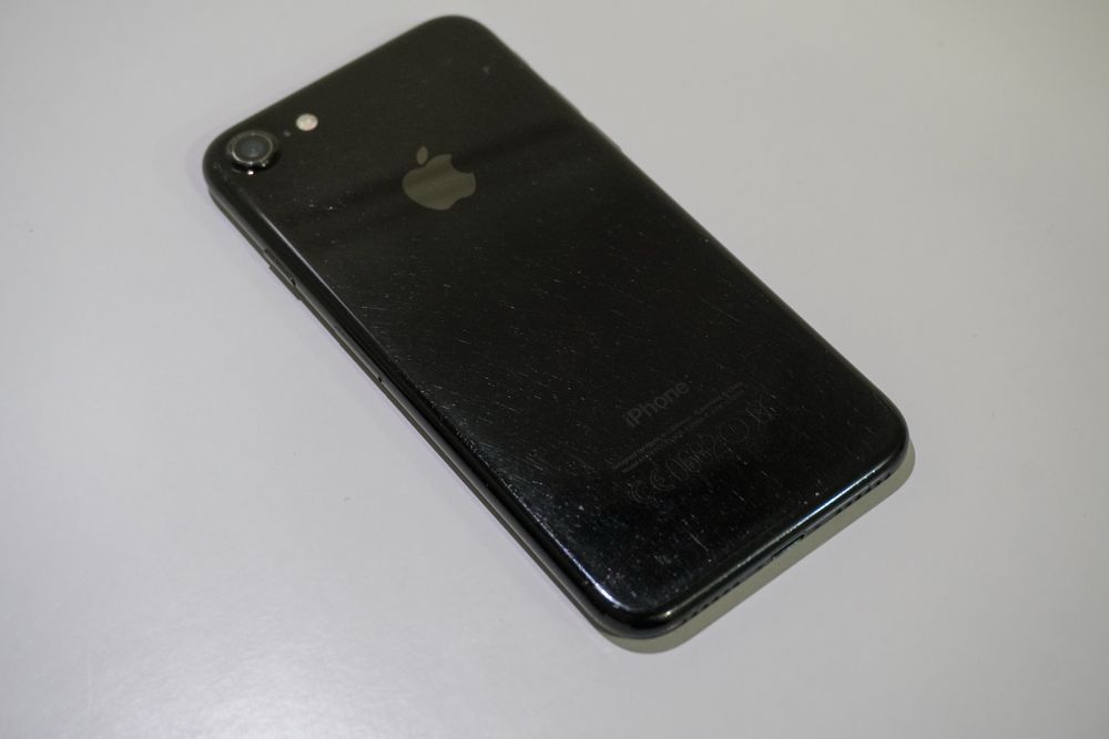 iPhone 7, Jet Black, 128GB
