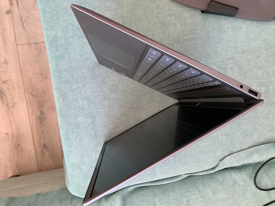 Ноутбук HP Pavilion 16-ag0052wm Ryzen 5 8540U 3.2GHz/8Gb