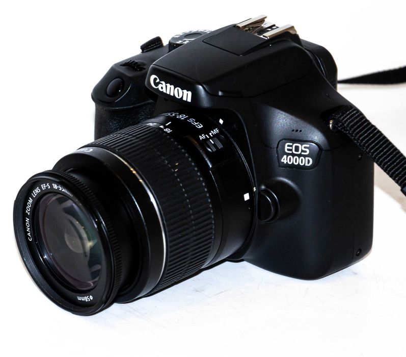 Canon EOS 4000D + 18-55mm III 18Mpix 8 TYŚ