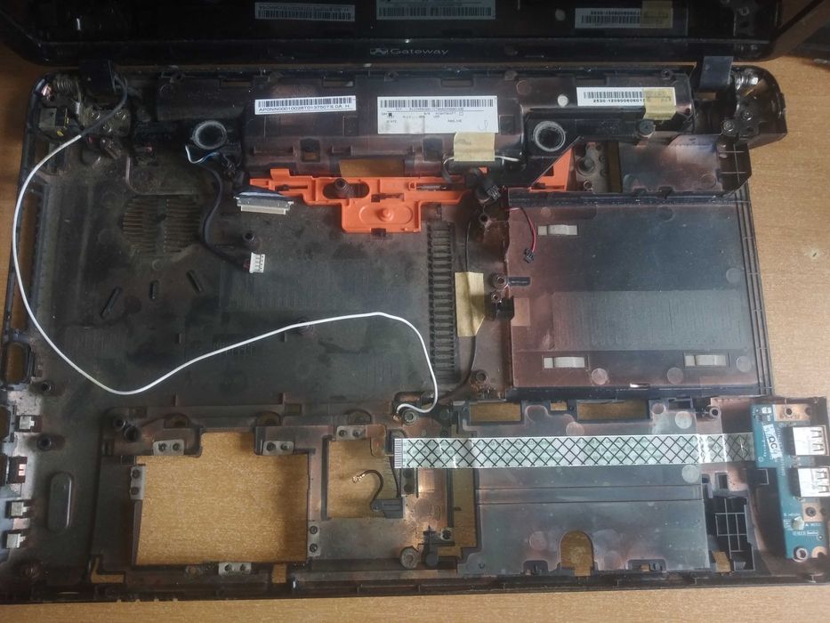 Ноутбук Gateway ne56r34u (Acer)на запчастини