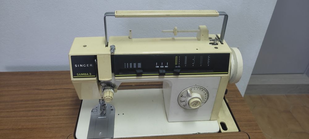 Máquina costura singer
