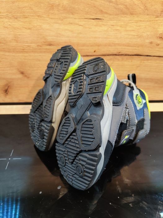Buty zimowe śniegowce rozmiar 25 raz założone