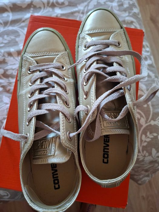 Vendo tenis All Star Converse originais douradas