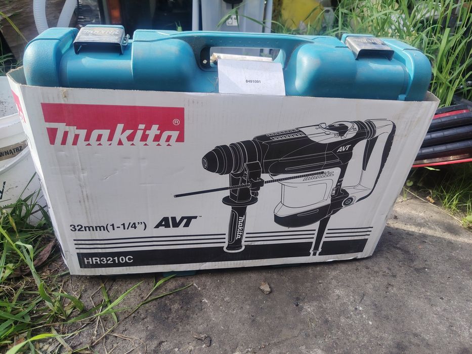 Młotowiertarka Makita HR3210C