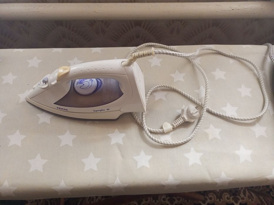 Два утюга рабочие