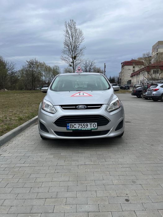 Автоінструктор/автошкола/водіння/автомат/інструктор