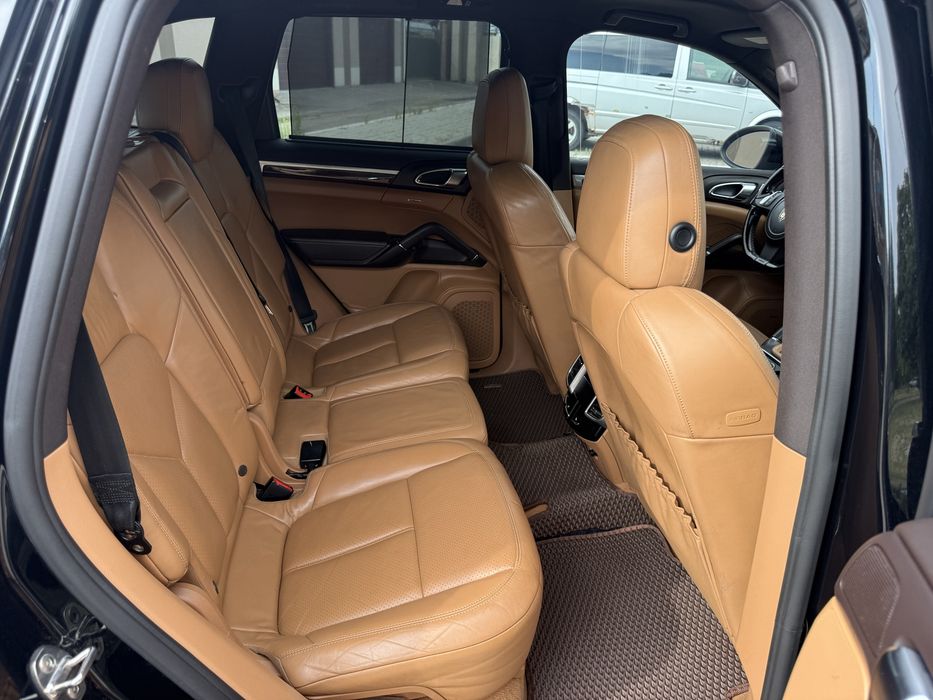 Porsche Cayenne S  3.0 Hybrid