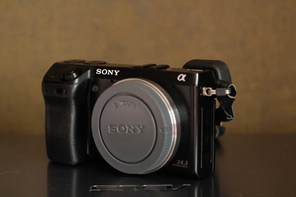 4850 кадрів Беззеркальний Sony Alpha Nex-7 ФЛАГМАН + SONY PZ 16-50 OSS