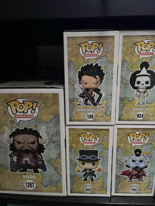Vendo lote funko pops de one piece e de naruto bom preço