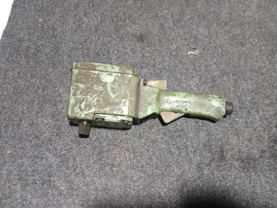 Пневмо гайковёрт