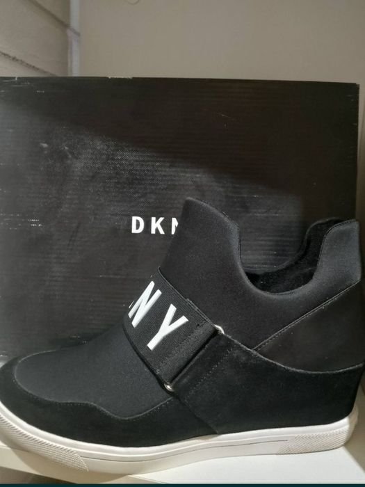 Sneakersy DKNY 42.5