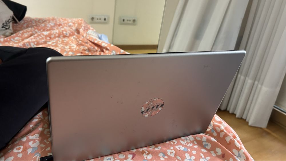Vendo Notebook HP Laptop 14 – Quase Novo!