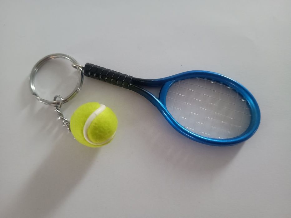 Tenis brelok breloczek zawieszka idealny na prezent