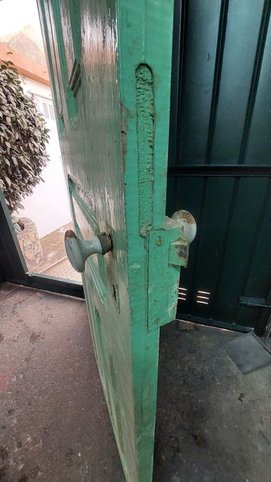Porta antiga 2.06 x 70 com puxador d fechadura
