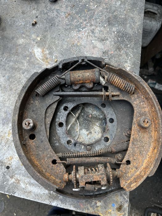 Колодки механизм Мерседес 207 208 209 210 307 308 309 310 407 408 410