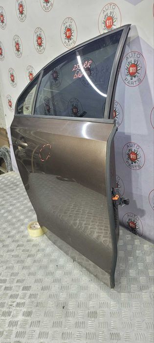 Задні праві двері на Volkwagen Jetta 2010-2018 оригінал