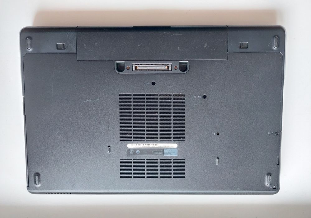 Ноутбук Dell 15.6/i5 4gen/8gb/ssd+hdd/акб 2 години