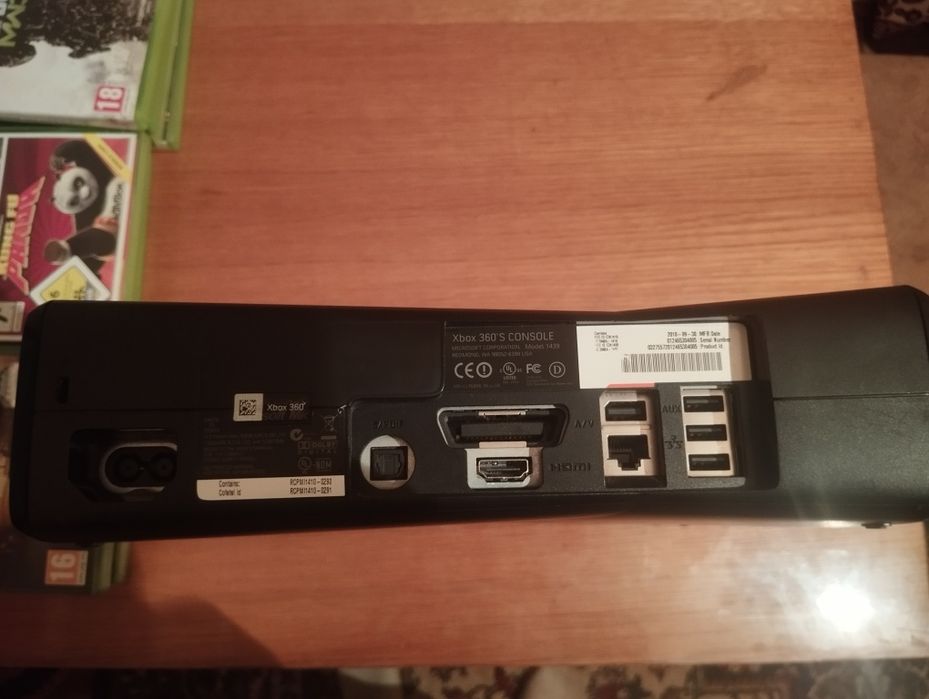 Продам Xbox 360 Slim 250 GB (без прошивки)
Продам ігрову консоль Xbox