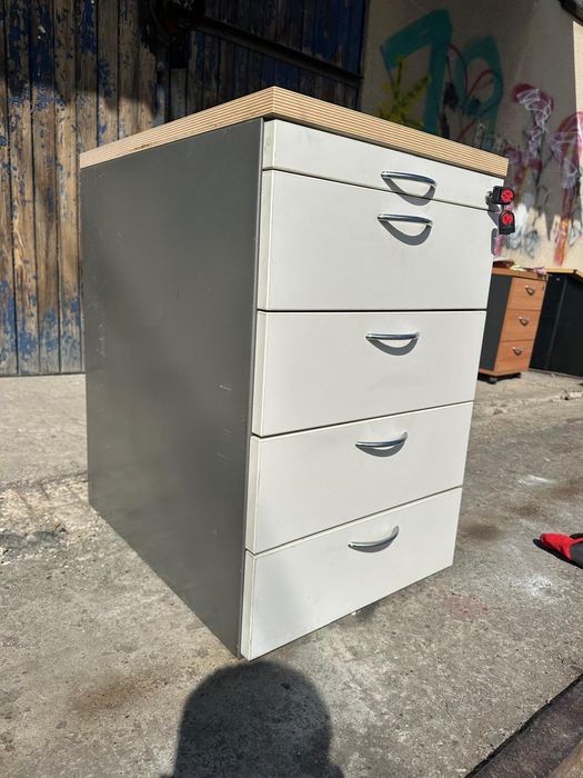 Meble biurowe. Polecam