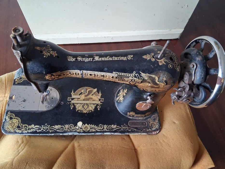 Máquina de coser Singer muito antiga