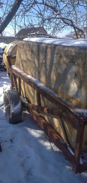 Оприскувач садовий 2000 літрів.