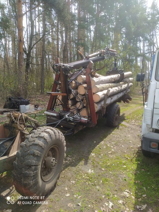 Прицеп з маніпулятором.