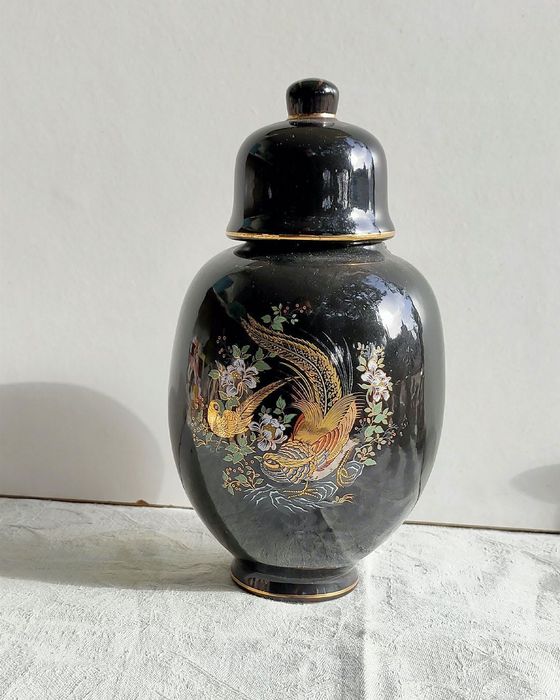 Pote Preto Estilo Oriental para Decoração de Mesa