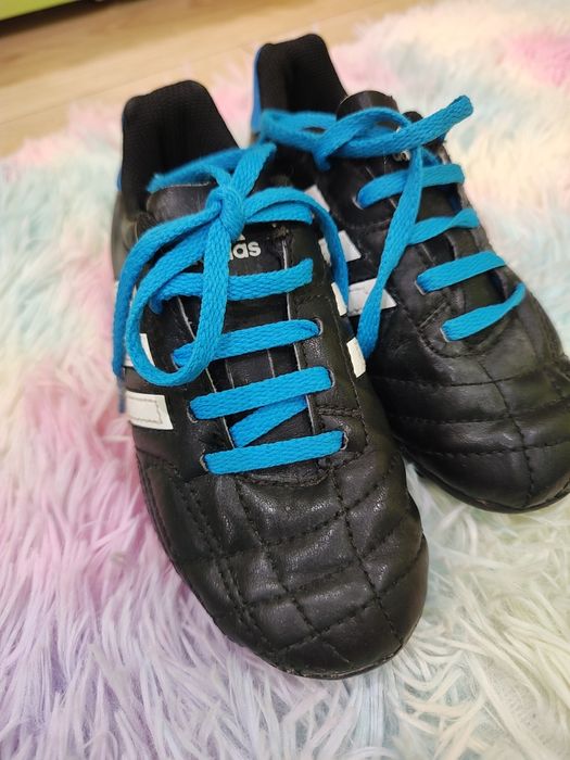 Buty, korki do piłki nożnej dla chłopca r.29