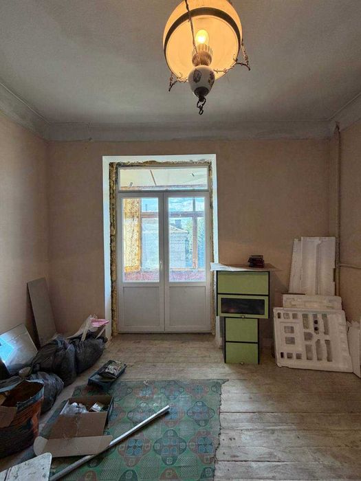 Продаж 2-кімнатної квартири на 17 кварталі.Сталінка.