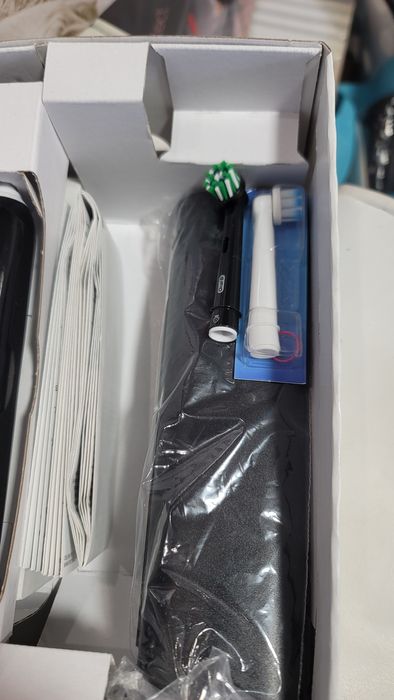 Електрична зубна щітка Oral-B Pro seris1