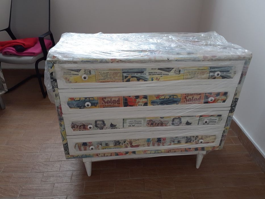 Cómoda vintage restaurada