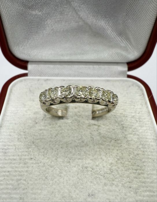 Złoty pierścionek 750 z diamentami 0,40ct