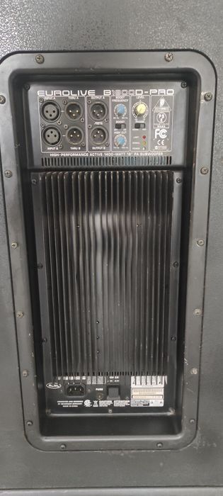 Colunas graves behringer sub 18"