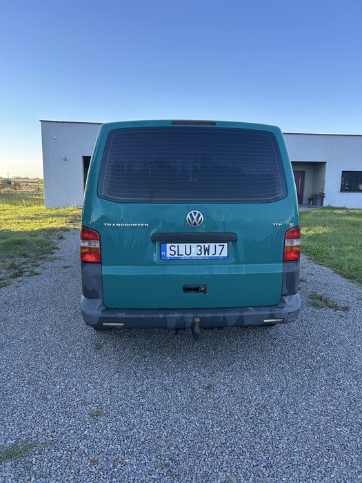 Volkswagen T5   9 osobowy transporter