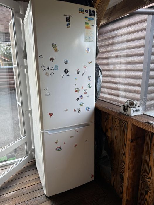 Холодильник Samsung