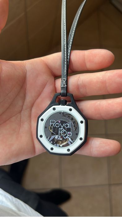 Swatch Royal Pop - Ocho Negro