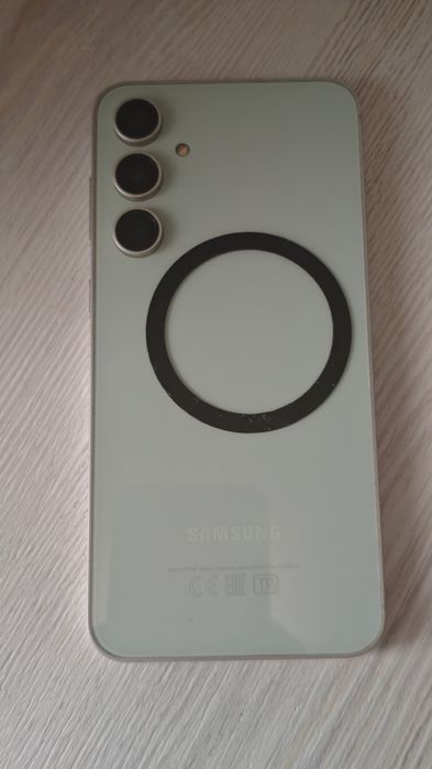 Продам Samsung galaxy s32 FE