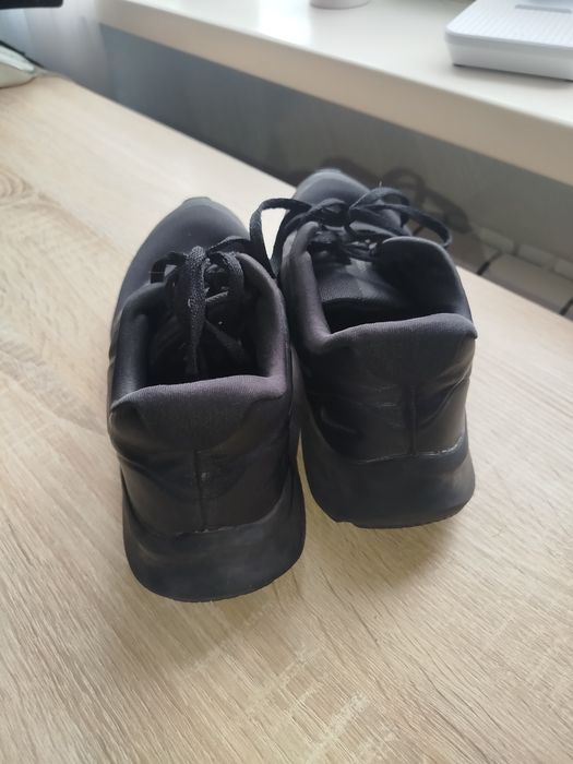 Продам Nike р. 38.5