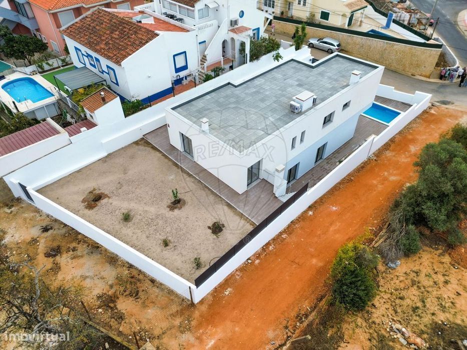 Moradia T4 para venda
