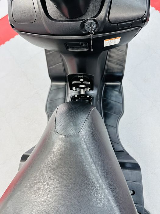 скутер Suzuki Burgman 200 в оригіналі тільки з Японії є доставка