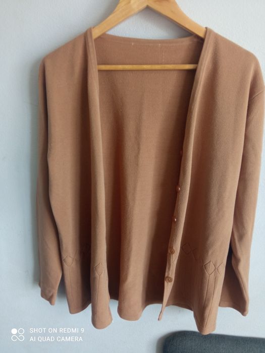 Sweterek zapinany kardigan 60% Wool wełny rozmiar L