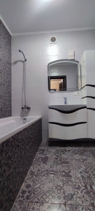 Продається 2-х кімнатна квартира на Каскаді