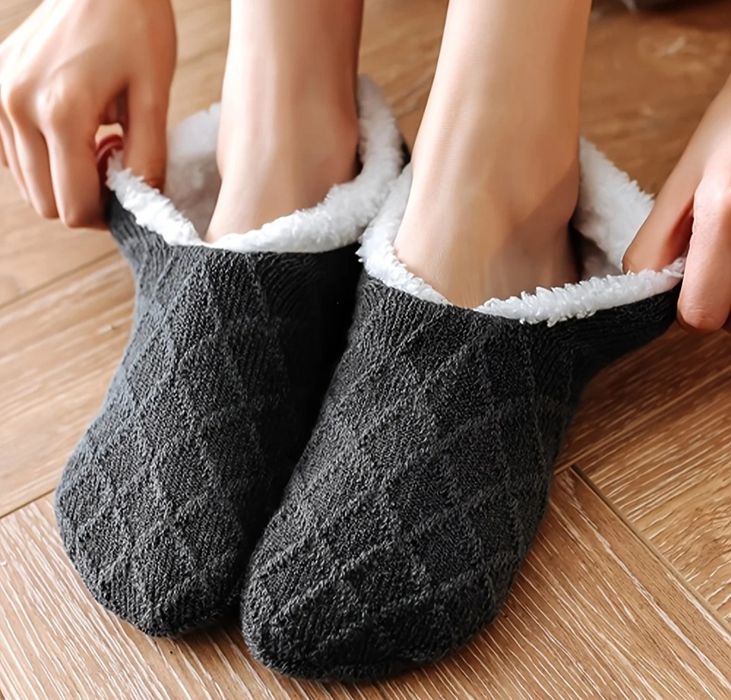 Kapcie damskie Rozmiar uniwersalny  38 - 40