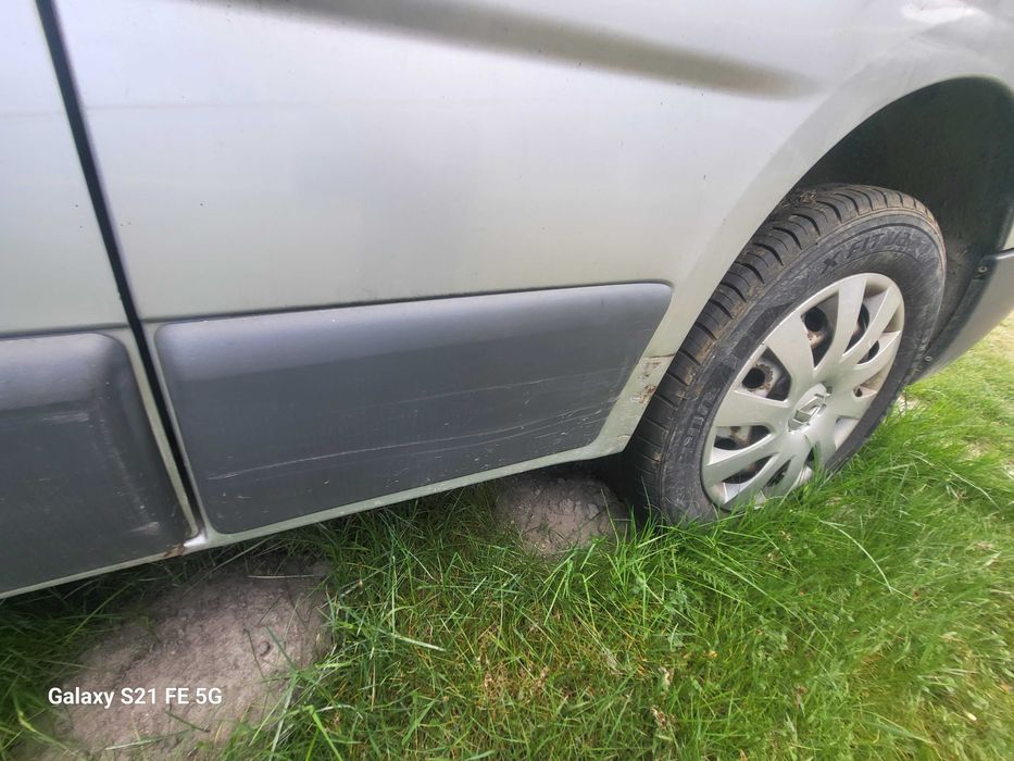 Renault trafic 2 opel vivaro  listwy boczne