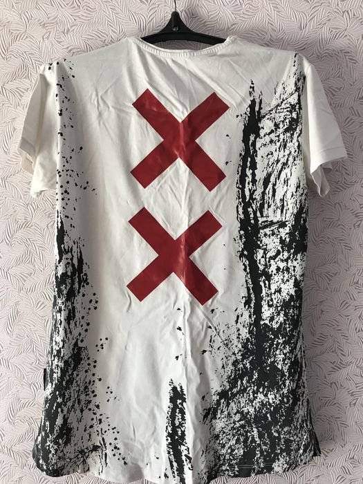 Модна футболка MaksimRoger