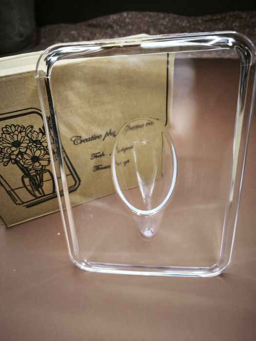 Акрилова ваза для квітів